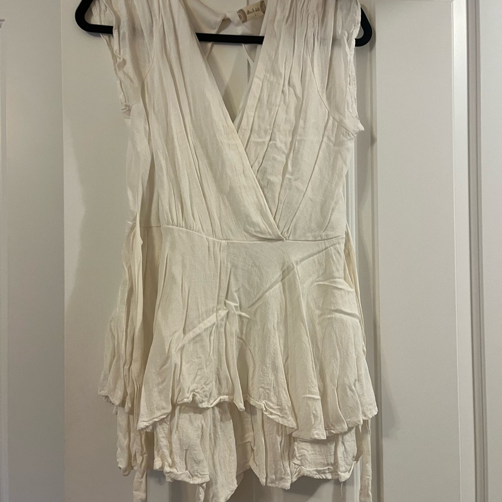 Elegant Cream Sleeveless Women's Top - Picture 1 of 1